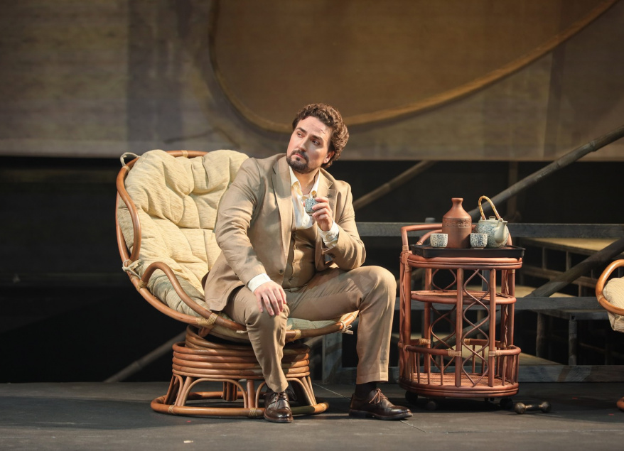 Мадам Баттерфляй