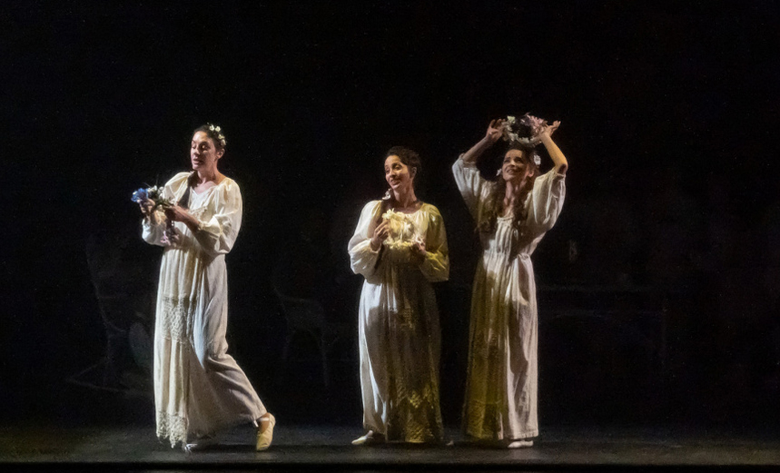 Две женщины. Амок