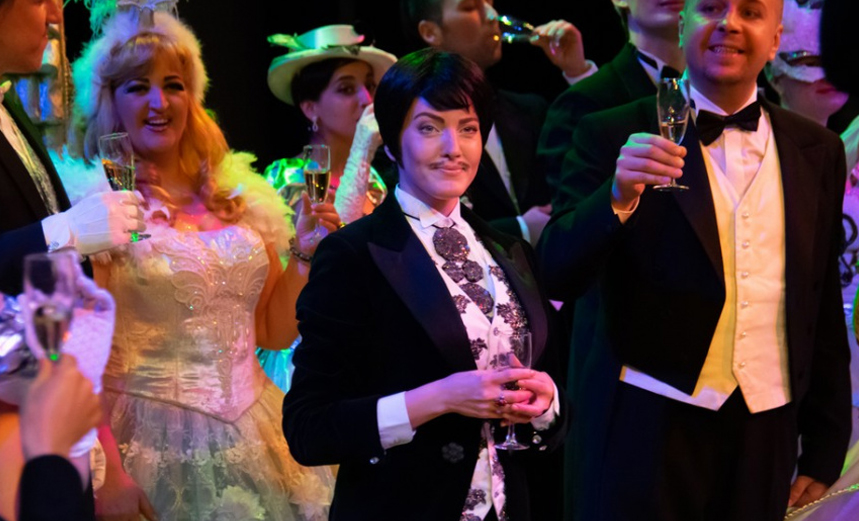 Летучая мышь