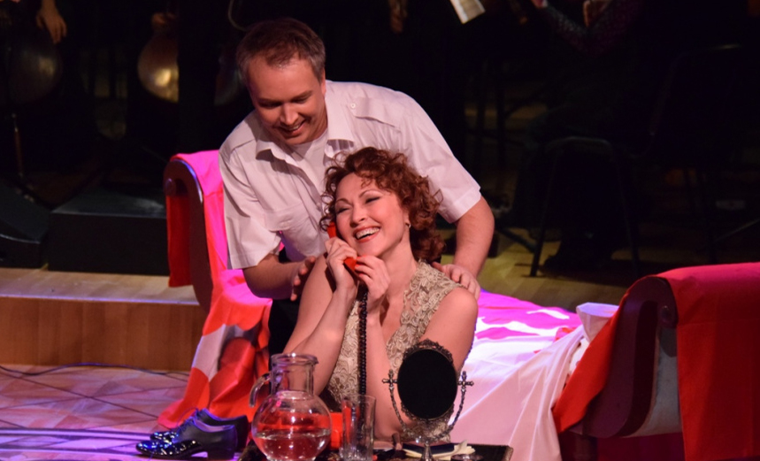 Служанка-госпожа / Телефон