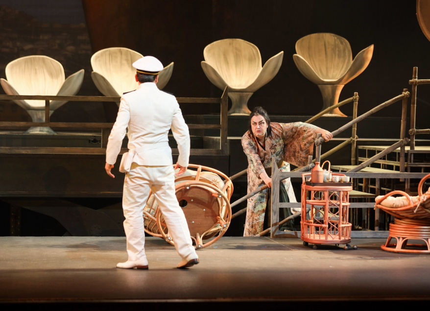 Мадам Баттерфляй