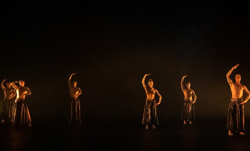 Две женщины. Амок