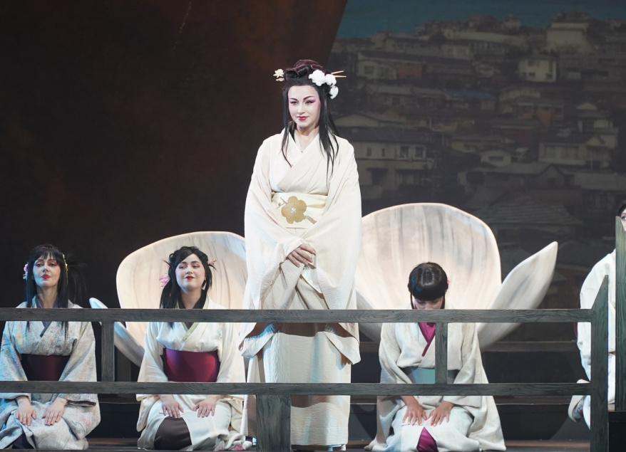 Мадам Баттерфляй